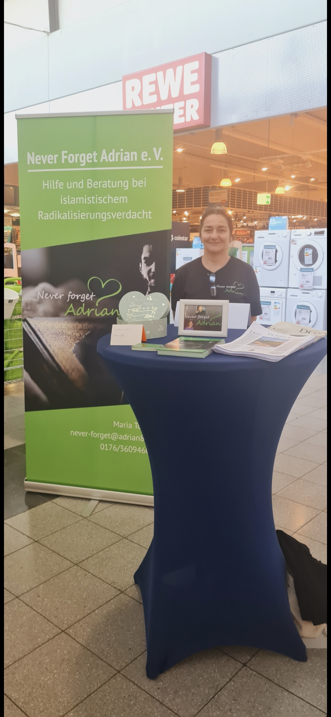 Infostand von Never forget Adrian e.V. beim Präventionstag