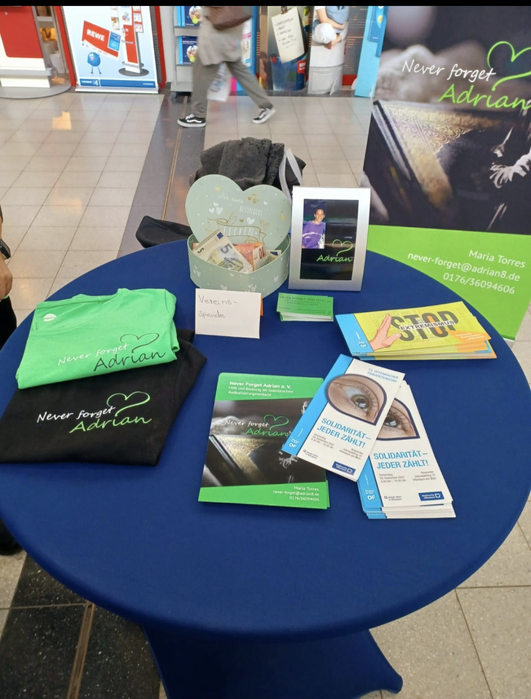 Infostand von Never forget Adrian e.V. beim Präventionstag